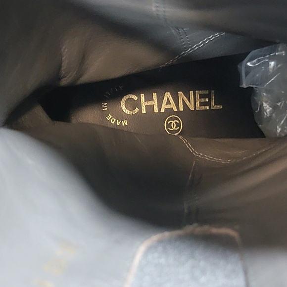 Chanel Leather Mid-Calf Boots From the Fall 2008 Collection by Karl Lagerfeld - Picture 15 of 16